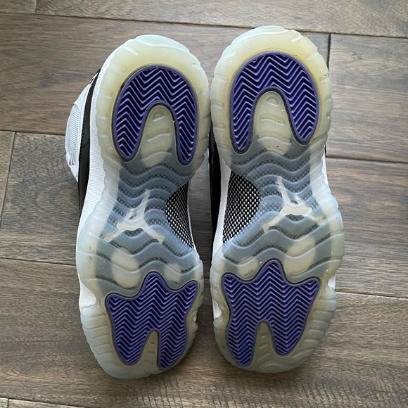 Air Jordan 11 Retro. Size 7Y. Gently worn. No box. - Picture 4 of 5